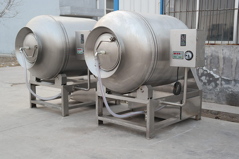 What are the maintenance precautions for vacuum rolling machines?